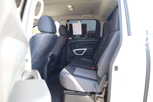 Nissan Titan XD Vehicle Image 19