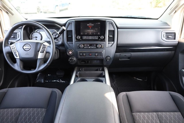 Nissan Titan XD Vehicle Image 21