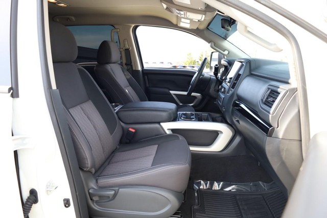 Nissan Titan XD Vehicle Image 23
