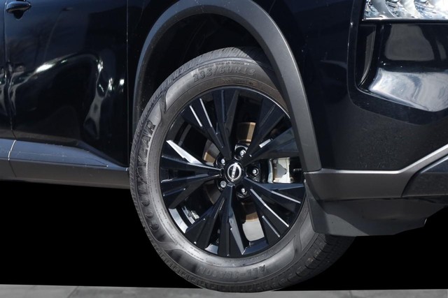 Nissan Rogue Vehicle Image 03