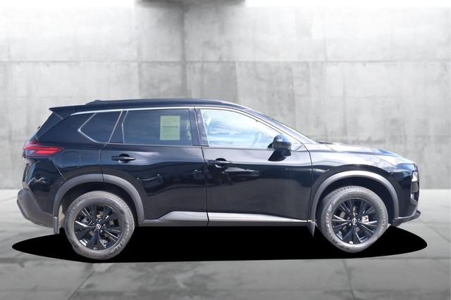 Nissan Rogue Vehicle Image 05