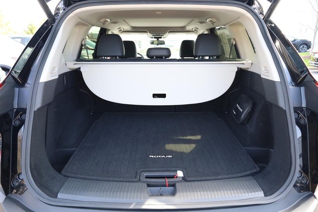 Nissan Rogue Vehicle Image 07