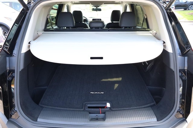 Nissan Rogue Vehicle Image 08