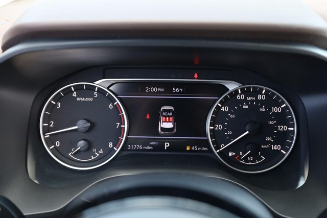 Nissan Rogue Vehicle Image 13