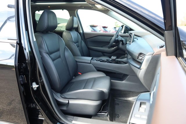 Nissan Rogue Vehicle Image 28