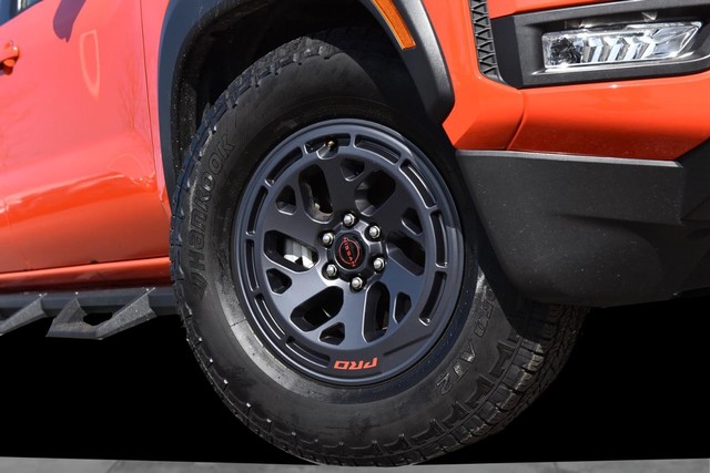 Nissan Frontier Vehicle Image 03