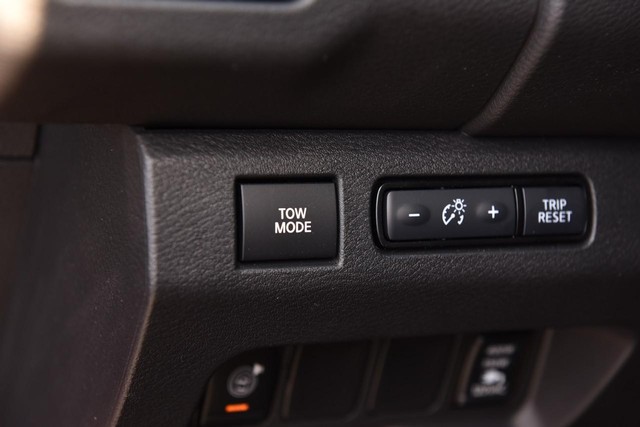 Nissan Frontier Vehicle Image 14