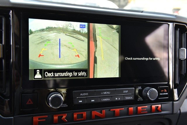 Nissan Frontier Vehicle Image 18