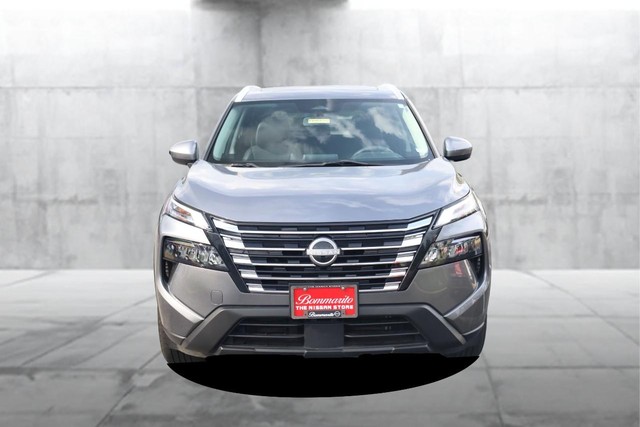 Nissan Rogue Vehicle Image 04