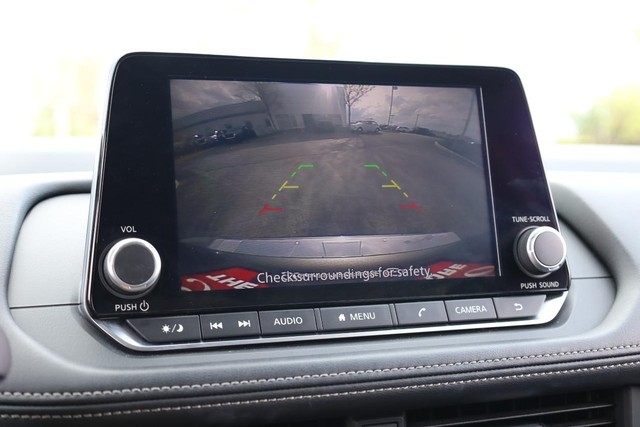 Nissan Rogue Vehicle Image 14