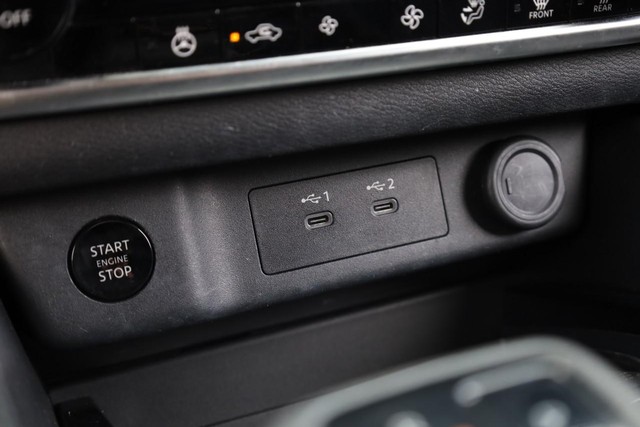 Nissan Rogue Vehicle Image 16