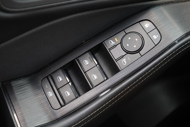 Nissan Rogue Vehicle Image 19