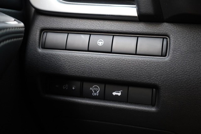 Nissan Rogue Vehicle Image 20