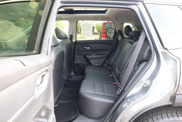 Nissan Rogue Vehicle Image 22