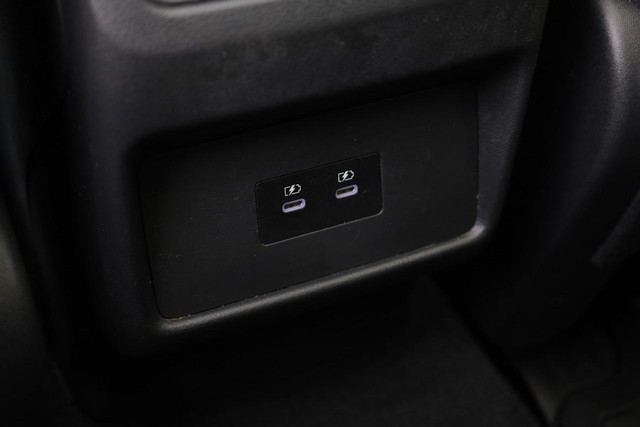 Nissan Rogue Vehicle Image 24