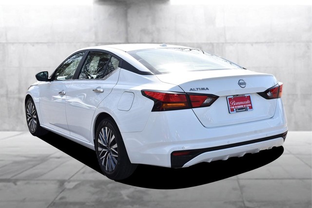 Nissan Altima Vehicle Image 07