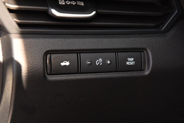 Nissan Altima Vehicle Image 11