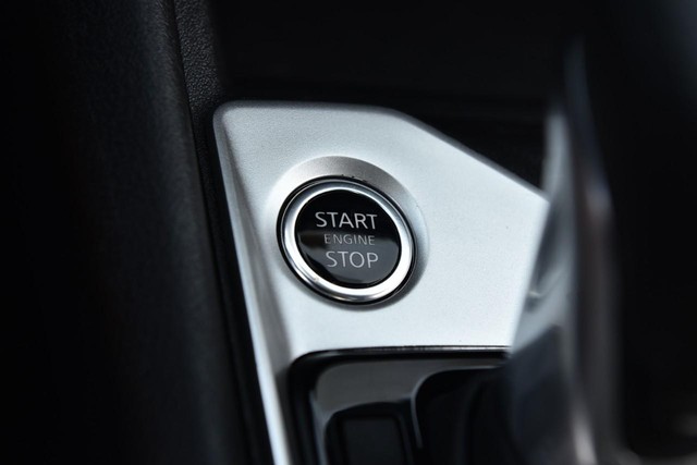 Nissan Altima Vehicle Image 17