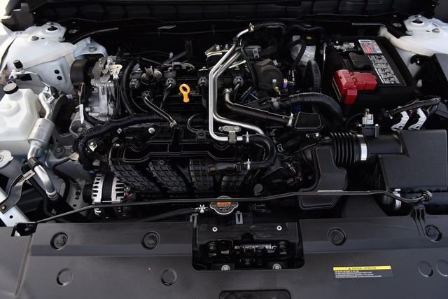 Nissan Altima Vehicle Image 24