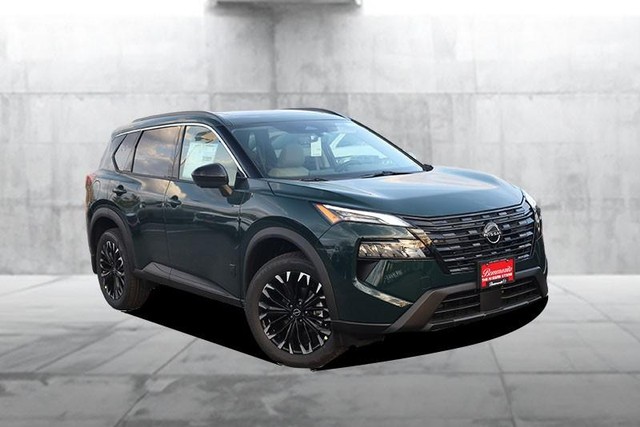 Nissan Rogue Vehicle Image 02