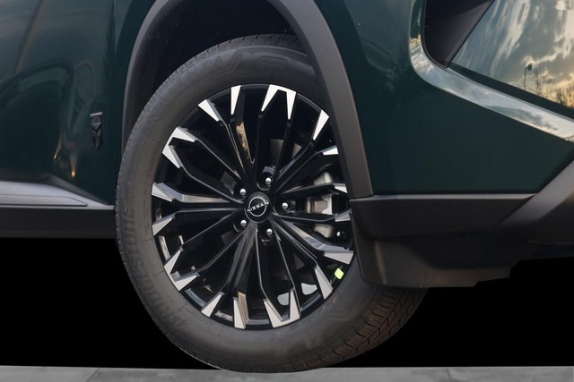 Nissan Rogue Vehicle Image 03