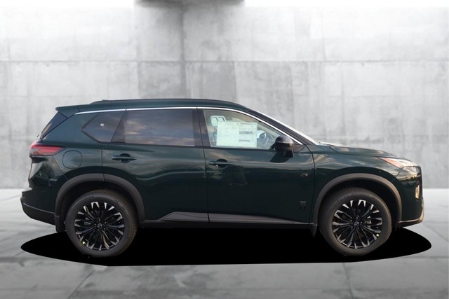 Nissan Rogue Vehicle Image 05