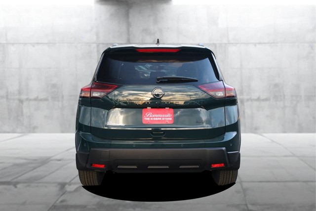 Nissan Rogue Vehicle Image 06
