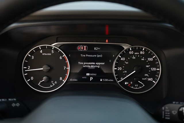 Nissan Rogue Vehicle Image 12