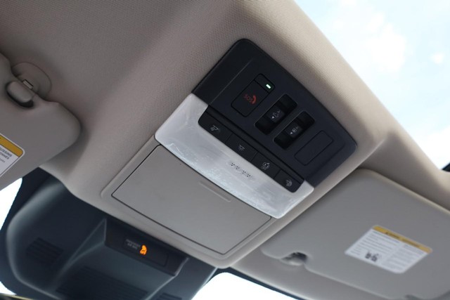 Nissan Rogue Vehicle Image 18