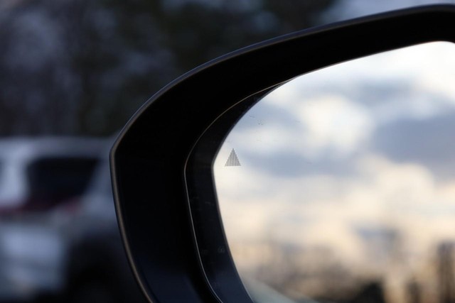 Nissan Rogue Vehicle Image 21
