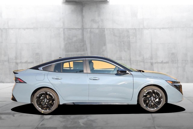 Nissan Sentra Vehicle Image 05