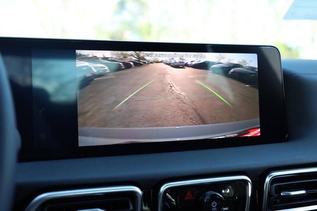 Nissan Sentra Vehicle Image 12