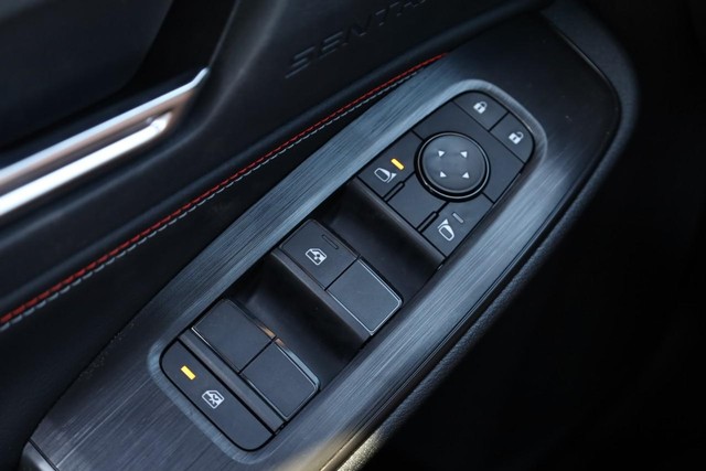Nissan Sentra Vehicle Image 18