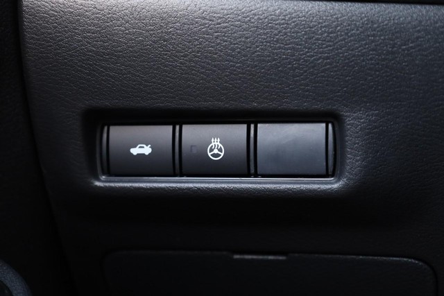 Nissan Sentra Vehicle Image 19