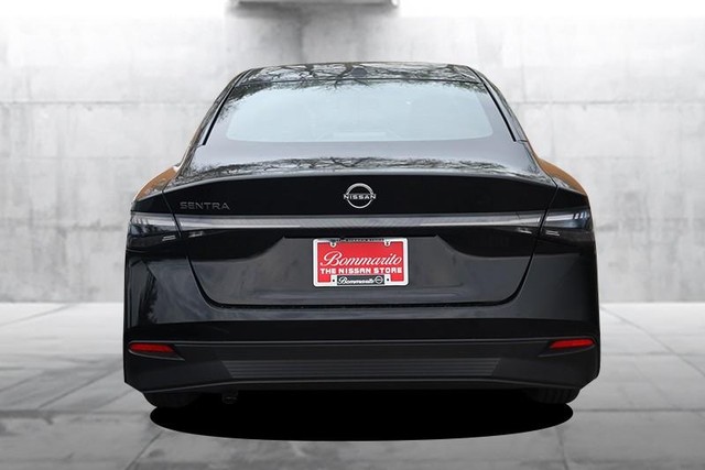 Nissan Sentra Vehicle Image 06