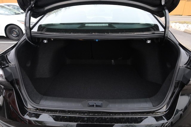 Nissan Sentra Vehicle Image 07