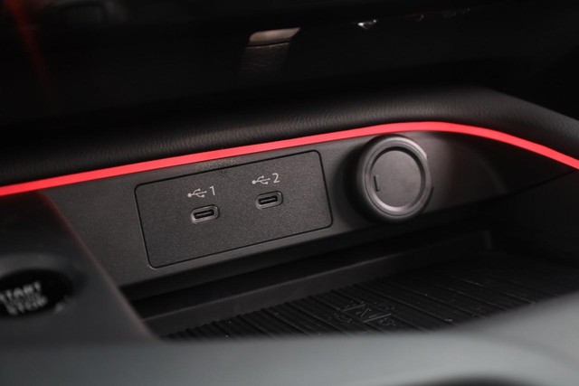 Nissan Sentra Vehicle Image 16