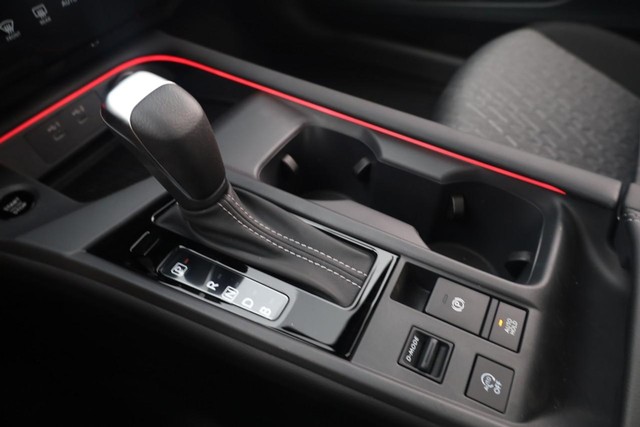 Nissan Sentra Vehicle Image 17