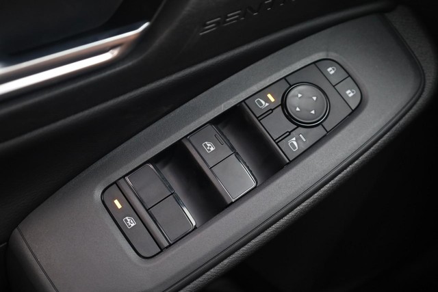 Nissan Sentra Vehicle Image 18