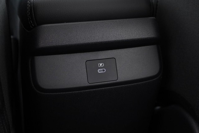Nissan Sentra Vehicle Image 22