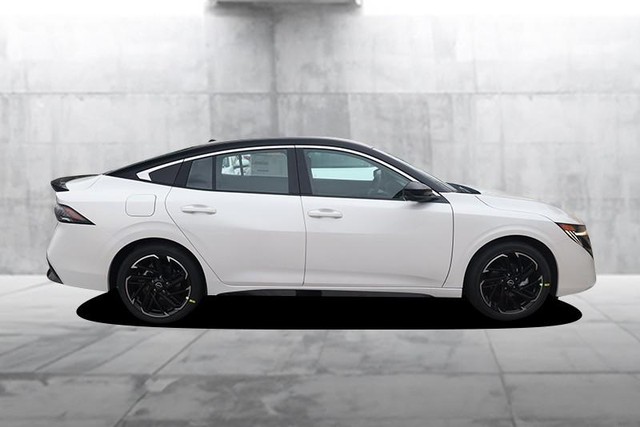 Nissan Sentra Vehicle Image 05