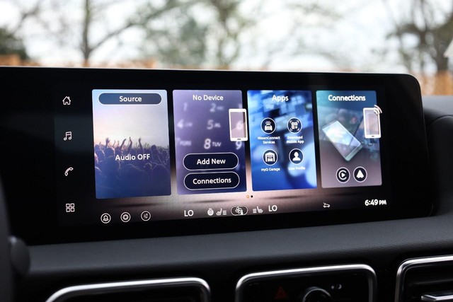 Nissan Sentra Vehicle Image 11