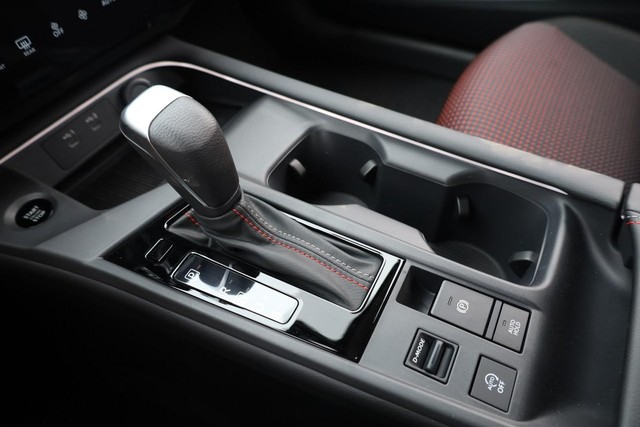 Nissan Sentra Vehicle Image 16
