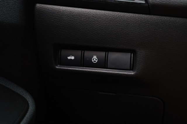 Nissan Sentra Vehicle Image 19
