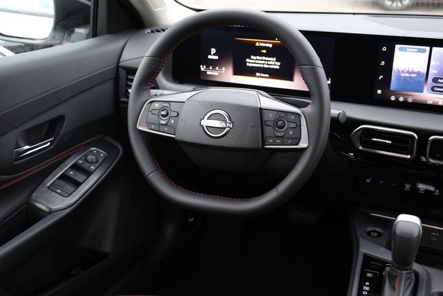 Nissan Sentra Vehicle Image 24