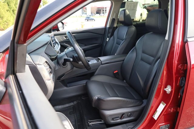 Nissan Rogue Vehicle Image 10