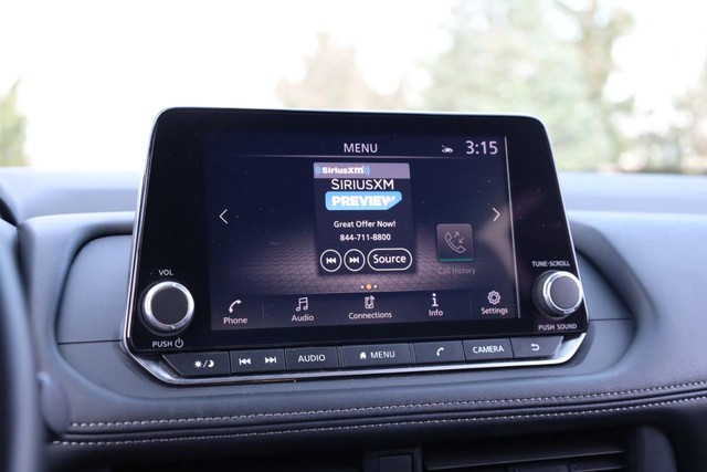 Nissan Rogue Vehicle Image 15