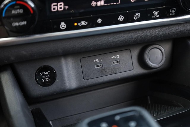 Nissan Rogue Vehicle Image 18