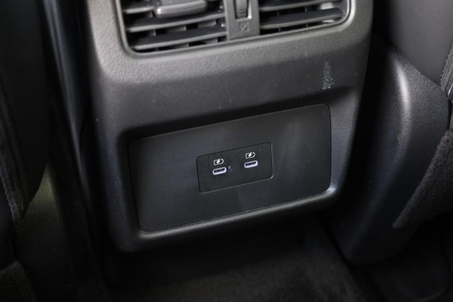 Nissan Rogue Vehicle Image 25