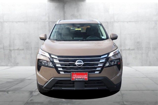 Nissan Rogue Vehicle Image 04